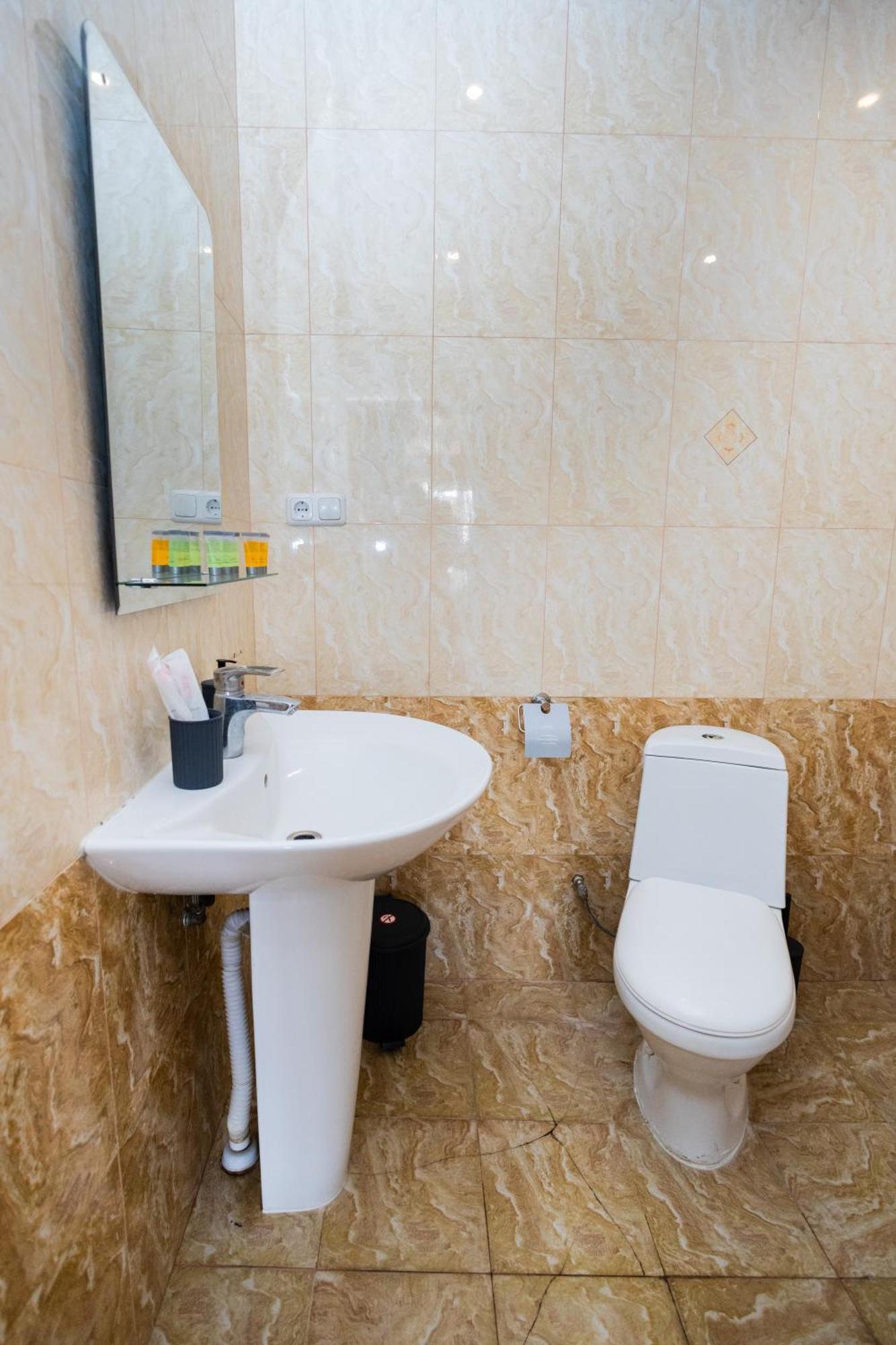 Yan Hotel Jerevan Eksteriør billede