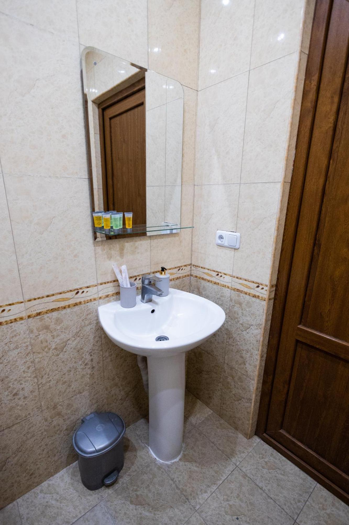 Yan Hotel Jerevan Eksteriør billede