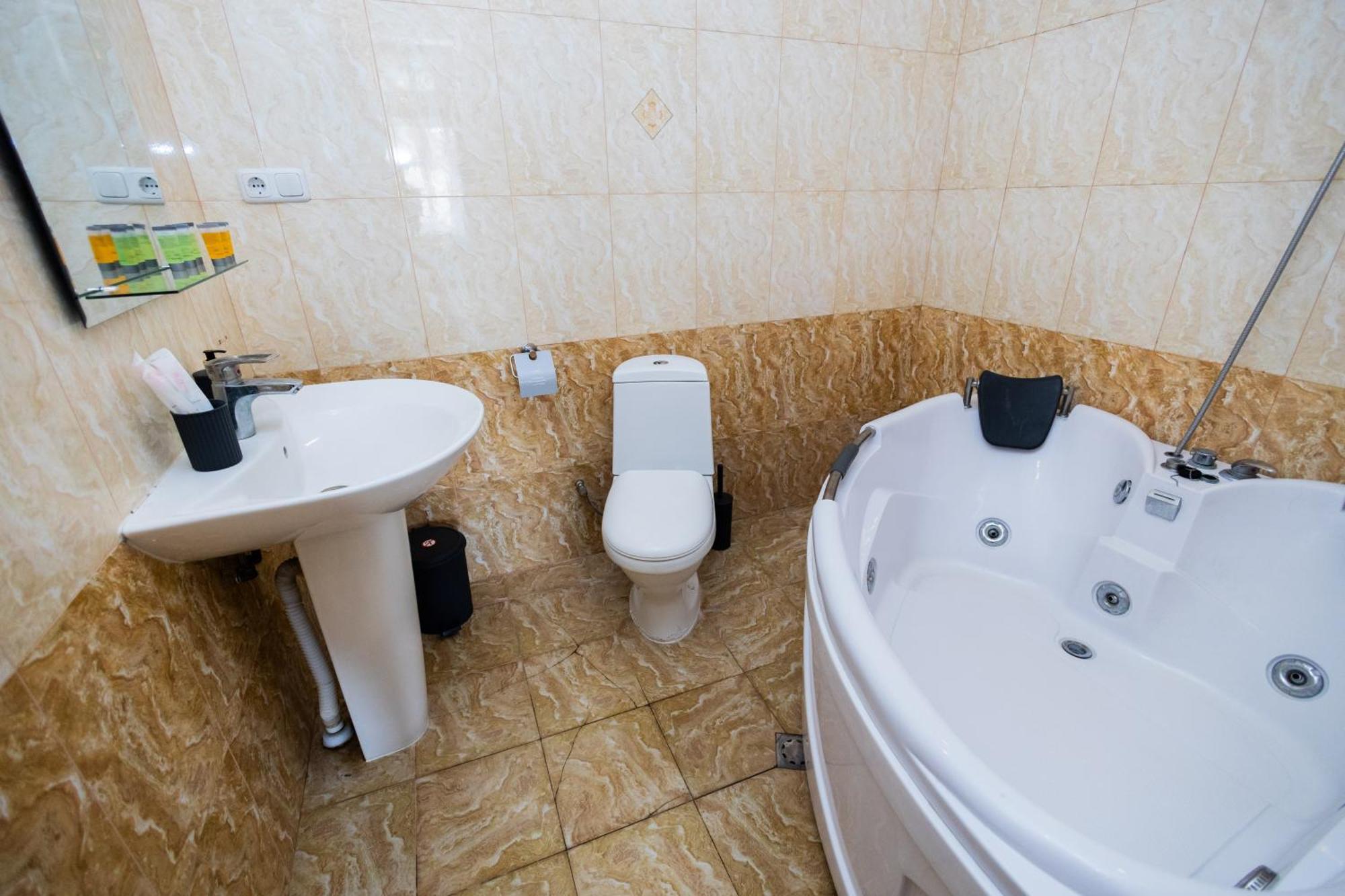 Yan Hotel Jerevan Eksteriør billede